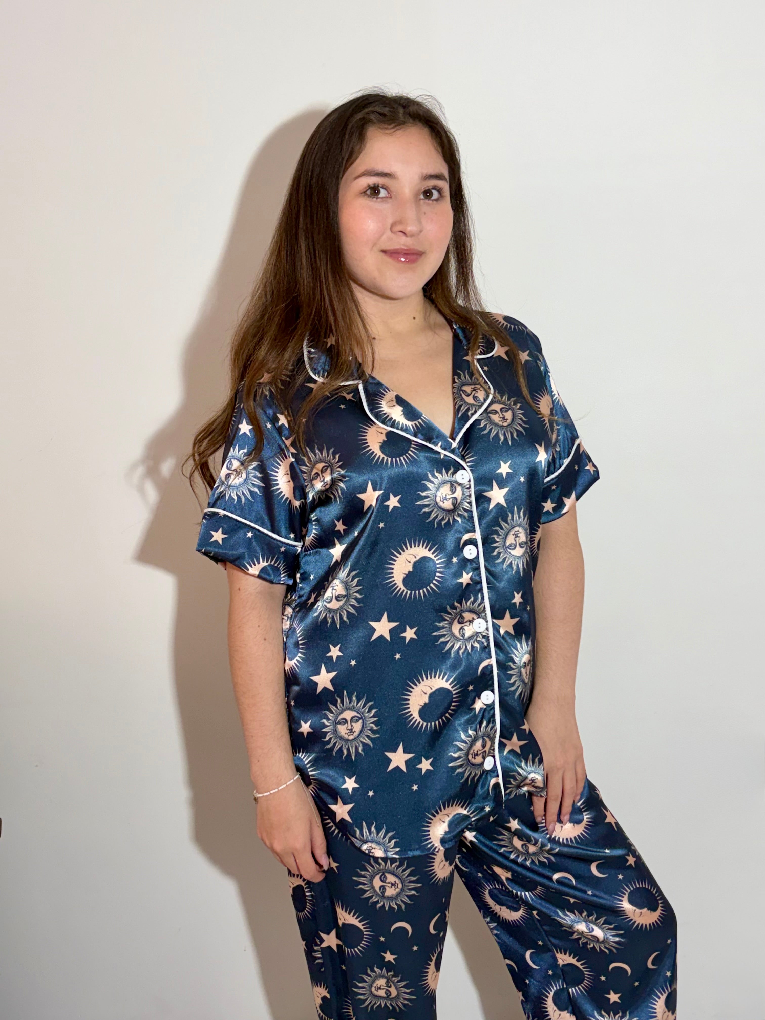 Pijama para mujer Eclipse en tono oscuro, diseño elegante y cómodo de Luné